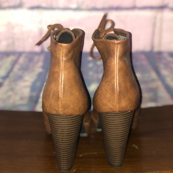 Size 8 pair of high heel booties from Just Fab. - Picture 2 of 3